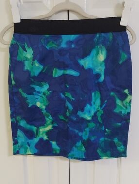 Willi Smith Skirt. Size 2, Abstract, Cotton, Blue Green Tones
